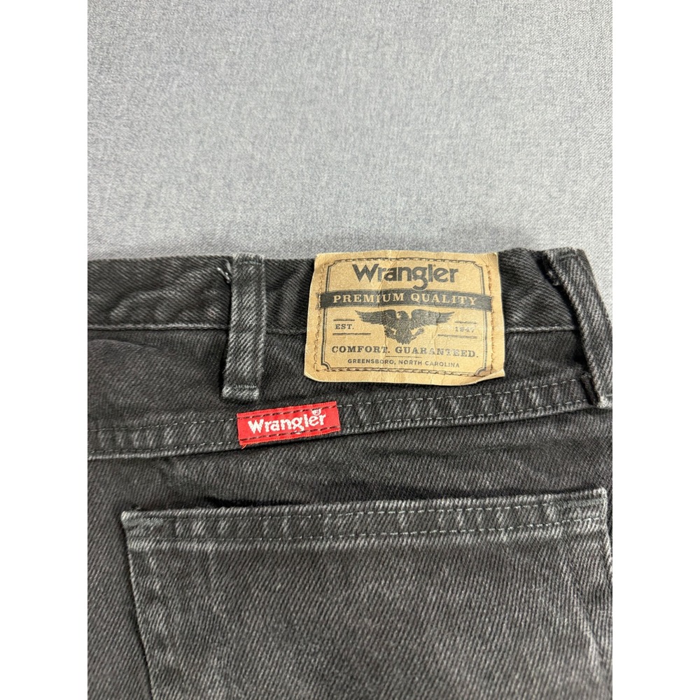 Wrangler Relaxed Fit Jeans Mens 38x32 Black Faded Denim 97601CB Cotton Pants - Picture 6 of 6